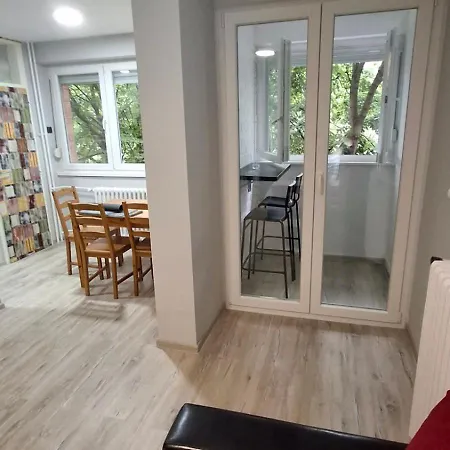 Osmica アパート *